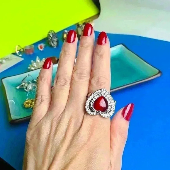 Silver tone red heart clear rhinestones fashion ring size 9 to 10 - Picture 5 of 17